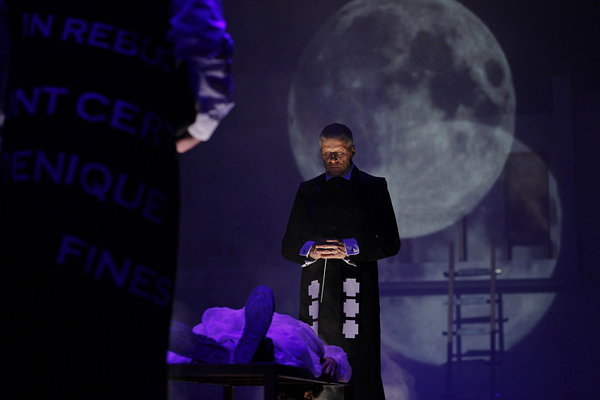 Župnik; Hlapci / Komentirana izdaja, foto Arhiv Prešernovega gledališča Kranj