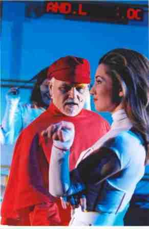 Misijonar Rose, Metafizik 2; Fiziki (ob njem Sabina Kogovšek), foto Barbara Čeferin