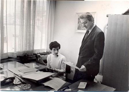 Direktor MGL Borut Plavšak »pregleduje«