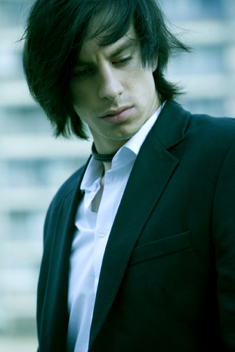 vir:ŠKUC gledališče; © 2007 - Foto: P.Koštrun, Jure Henigman kot Davey/Vincent River ©